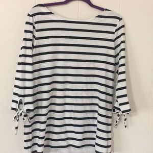 🦋$5 each for 2 or more🦋  White and black stripe